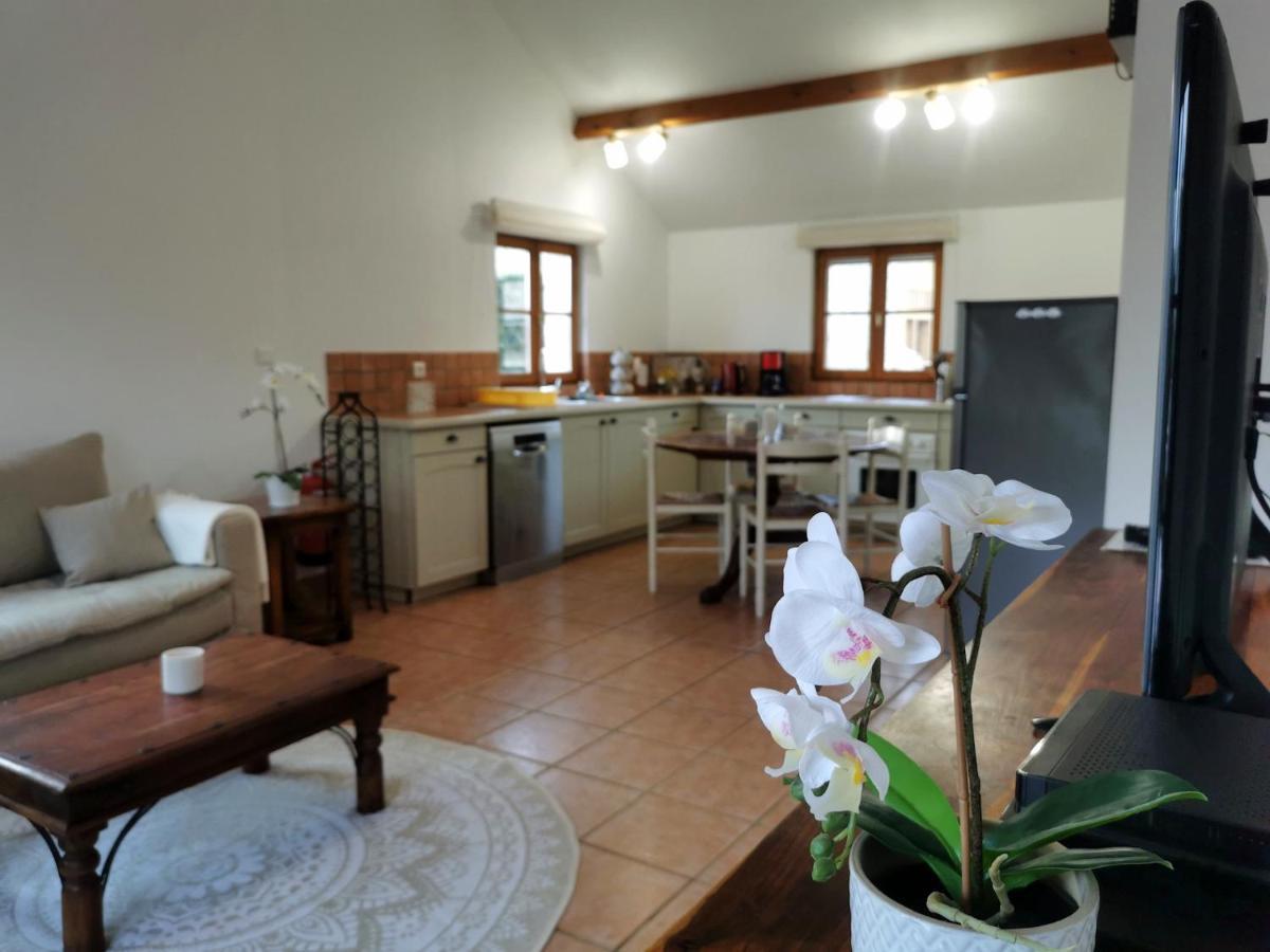 3 Self-Contained Gites With Pool And Games Room Saint-Georges-de-Noisné Eksteriør billede