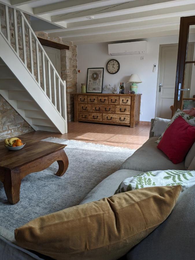 3 Self-Contained Gites With Pool And Games Room Saint-Georges-de-Noisné Eksteriør billede